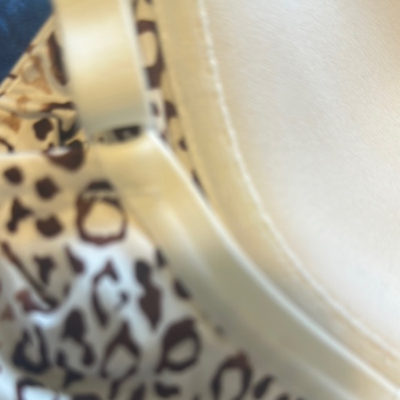 Victoria's Secret Brown and Cream Leopard Print Bra with Molded Cups - Picture 5 of 6